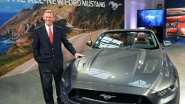 Mulally moet met billen bloot, vindt Ford