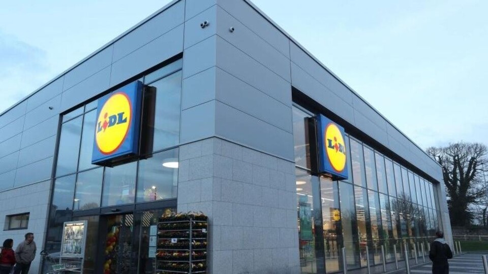 Een pui van supermarkt Lidl