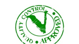 Ex-Google-CEO: AI-richtlijnen moeten van AI-bedrijven komen, niet van de politiek