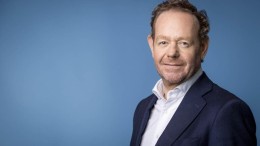 Van Weel (BuZa) waarschuwt voor overregulering: AI vraagt om slimme, ethische samenwerking