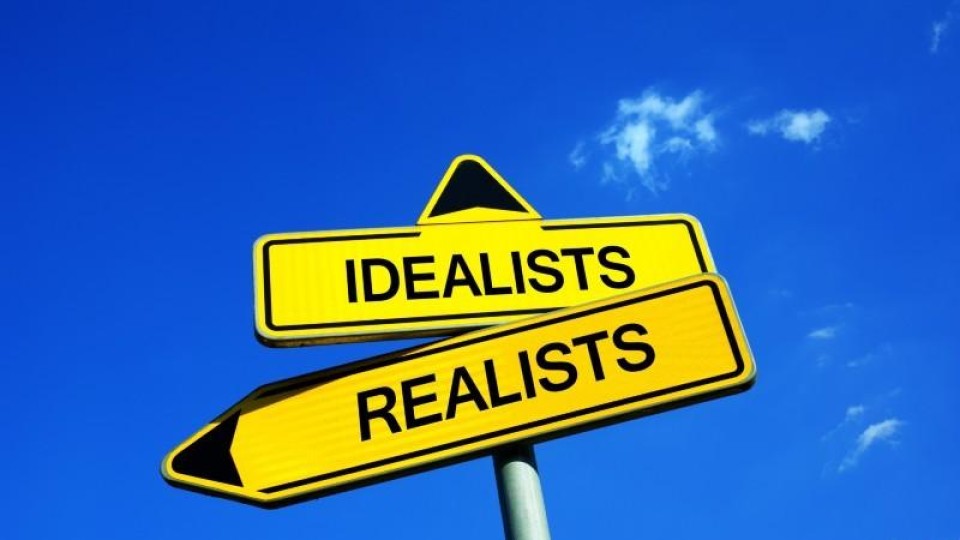 idealist realist