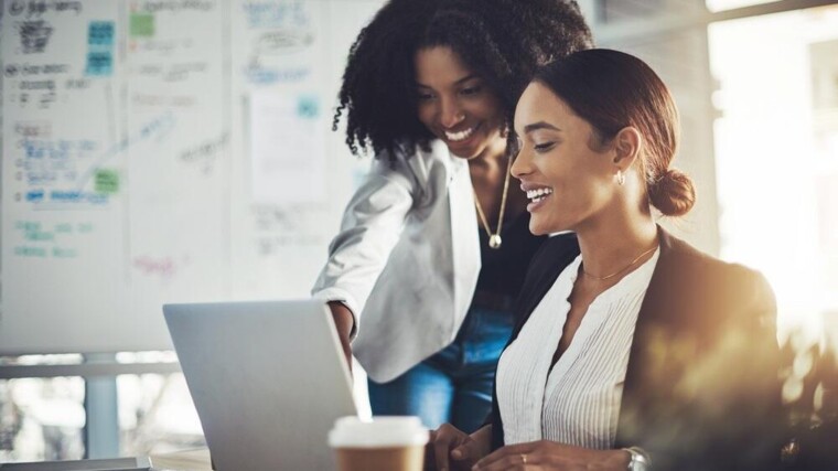 AI-gendergap: vrouwen krijgen maar 1 op de 4 AI-banen, volgens LinkedIn-onderzoek