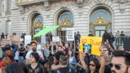 Techbedrijven steunen rechtszaken tegen inreisverbod