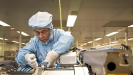 Chipmachinemaker ASML druk op zoek naar personeel