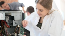 Universitaire ICT-studenten komen eerste jaar beter door