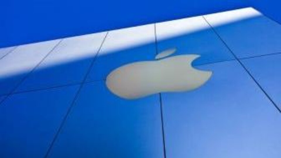 Logo van Apple op een glanzende pui
