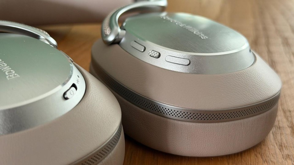 Bowers & Wilkins PX8 S2