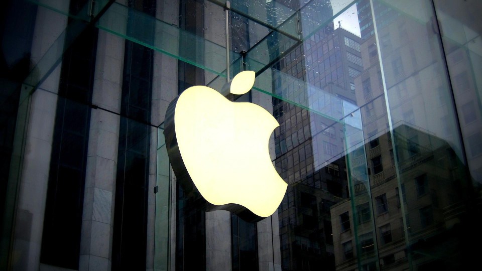 Apple-logo op glazen gebouw