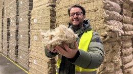 Zweeds bedrijf bouwt huizen van hennep: ‘Je haalt er veel CO2 mee uit te lucht’