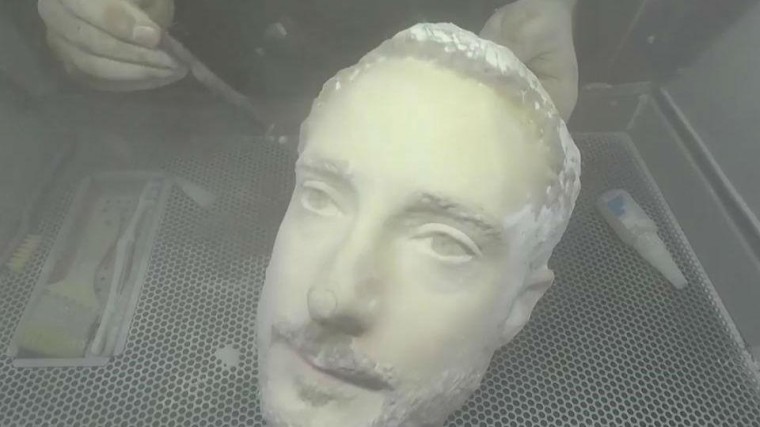 Gezichtsscanner gefopt met 3D-geprint hoofd