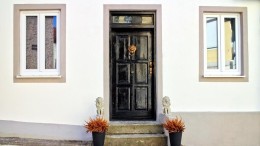 Achter de voordeur kijken