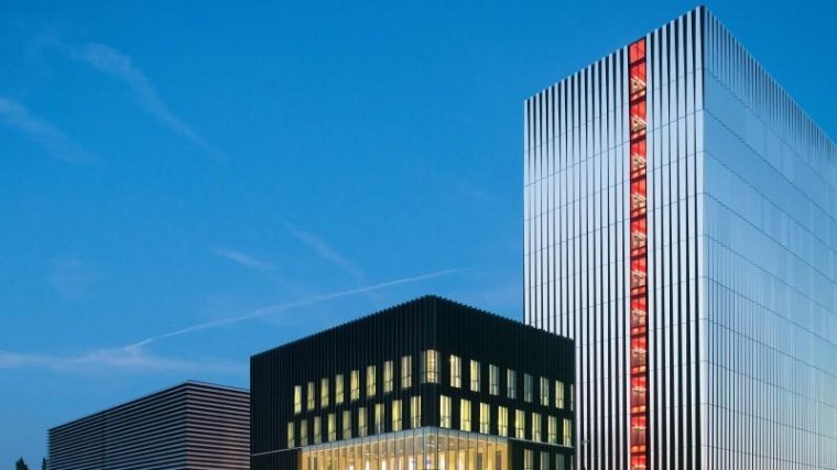 Amsterdam controleert of datacenters ook energie besparen