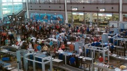 Minister: Op reis? Wis je telefoon- en laptop-geheugen