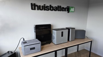 Plug-in thuisbatterijen winnen terrein: Thuisbatterij.nl loopt voorop