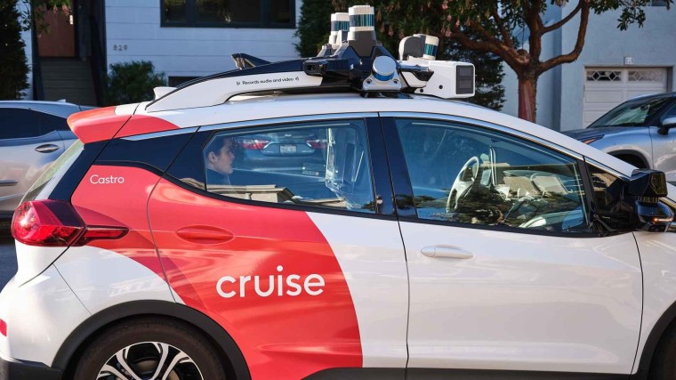 AI-aanrijding (en verlies robotaxilicentie) kost Cruise-CEO z'n baan