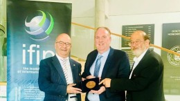 Leon Strous krijgt hoogste IFIP-onderscheiding