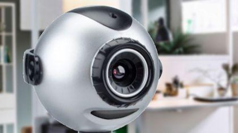 Tienduizenden gezinnen en bedrijven begluurd via webcam