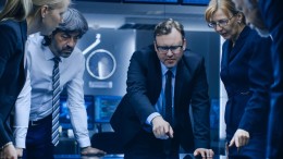 Gartner: "CEO, CIO, gebruik AI niet om kwartaalresultaat op te krikken!"