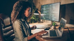 Gebrek aan vrouwen in tech zorgt voor een onoverbrugbare digitale kloof