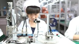 Sharp stemt in met overname door Foxconn