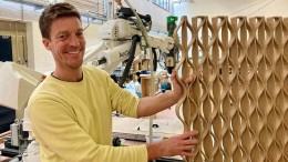 Amsterdamse startup verwerkt oude melkpakken en visnetten tot nieuwe, 3D-geprinte interieurs