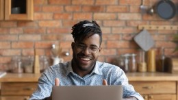 Zo zorg je voor digitaal fitte hybride werkers