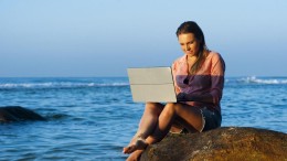 Driekwart IT’ers beschikbaar voor werkgever op vakantie