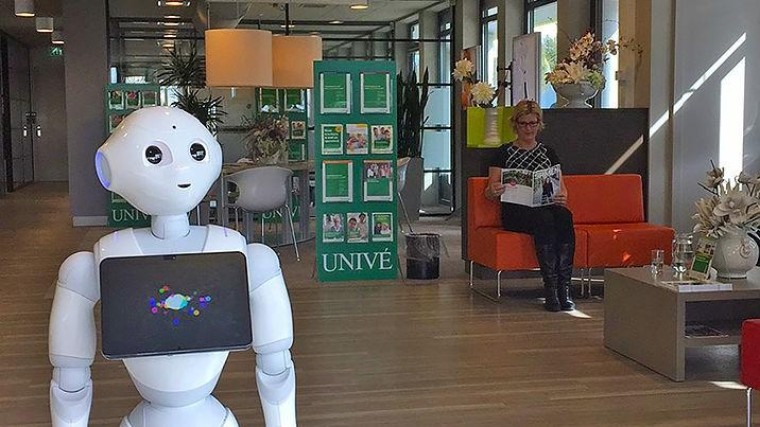 Univé werkt met RoboValley aan receptierobot