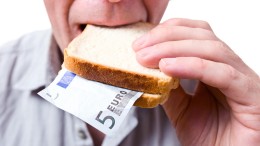 Computerfout zorgverzekeraar gaat klanten miljoenen kosten