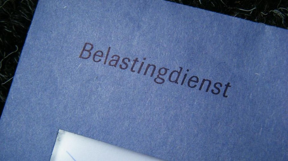 envelop met post van de Belastingdienst