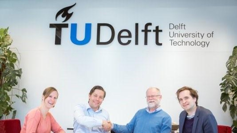 Van links naar rechts: Felienne Hermans (TU Delft), Martijn Kaag (Connectis), John Schmitz (TU Delft), Robert van Herk (Connectis).