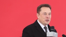 Tesla belooft zelfrijdende taxi's in 2020