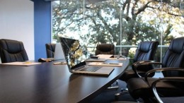 Dweilen met de kraan open