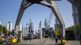 Eerste klant voor geplande AI-fabriek in Rotterdamse haven