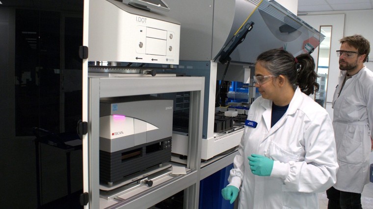 In Amsterdam vinden ze door AI sneller nieuwe antilichamen voor medicijnen: ‘Onze software ontwerpt eiwitten’