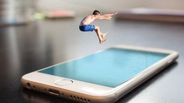 Kinderen krijgen steeds eerder mobieltje