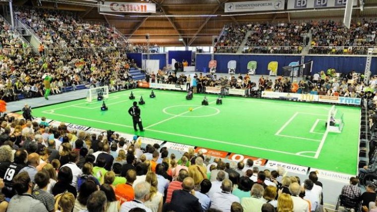 Nederland opnieuw wereldkampioen robotvoetbal