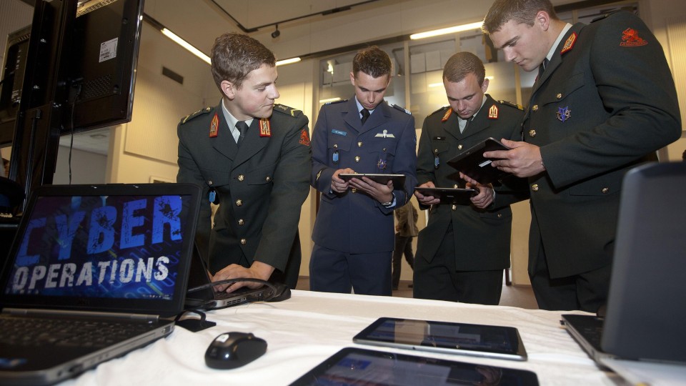 Defensie, militairen, cyber