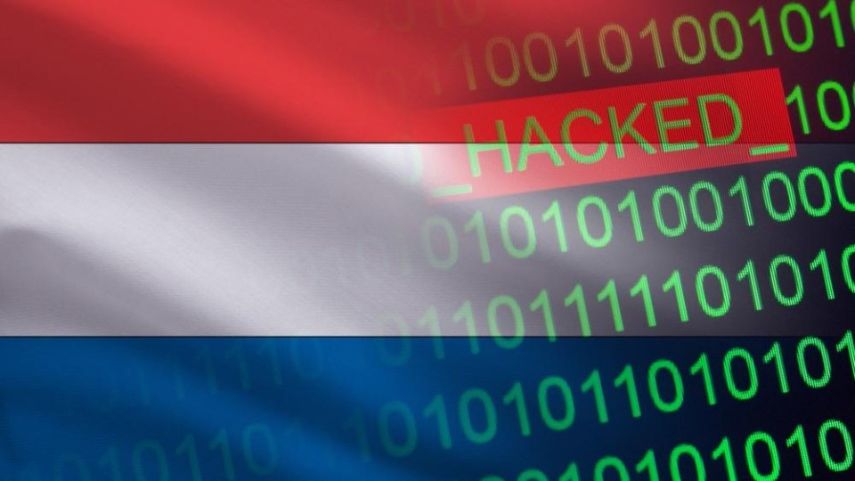 Nederlandse vlag met _hacked_