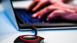 Gedeelde bedrijfsdata kwetsbaar door lekken in presentatiehardware Barco