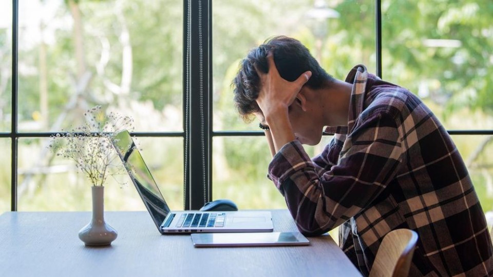 student met laptop en iPad