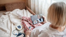 'Digitale zorg nam enorme vlucht in coronatijd en moet blijven'