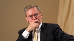 Voormalig Google-topman vreest dat tijdelijke pauze op AI in voordeel van China is