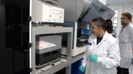 In Amsterdam vinden ze door AI sneller nieuwe antilichamen voor medicijnen: ‘Onze software ontwerpt eiwitten’