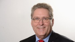 PowNews hackt Facebook-pagina Henk Krol