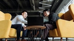 Hybride werken stimuleren: online werkplekken de oplossing? Hybride werken stimuleren: online werkplekken de oplossing?