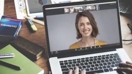 'Behandel Zoom alsof je op straat naar elkaar staat te schreeuwen'