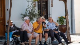 Centrale poort voor overheden helpt Nederlanders wereldwijd