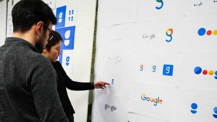 Google past logo aan op moderne tijd