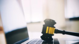 Boete voor advocaat die niet-bestaande ChatGPT-gegenereerde zaken gebruikte